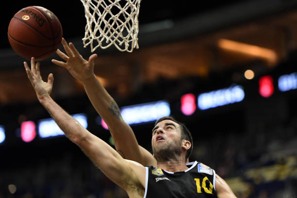 表现尤为突 表现尤为突