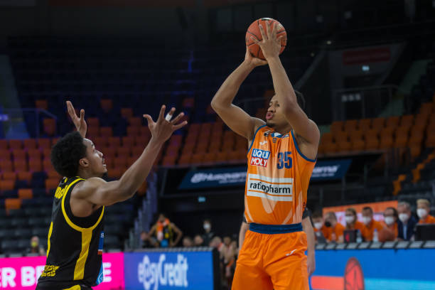 多角色队员 多角色队员